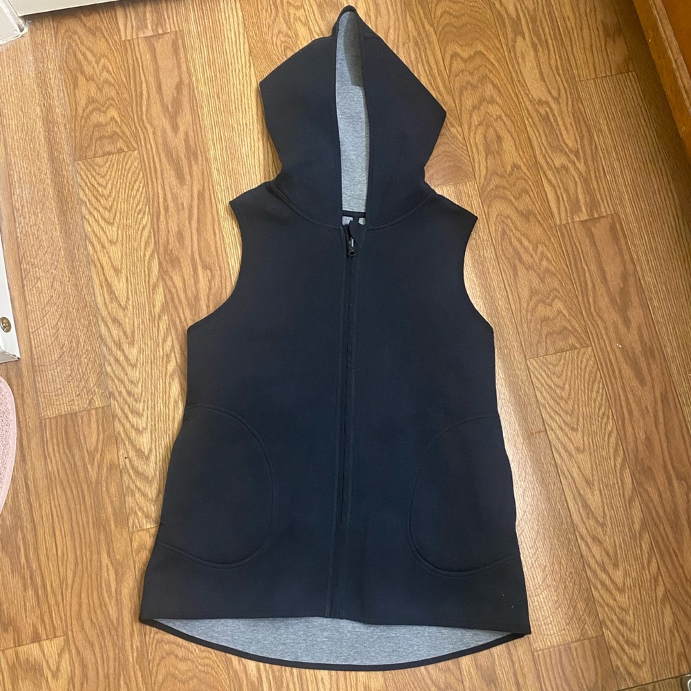 Lululemon reversible vest! NWOT